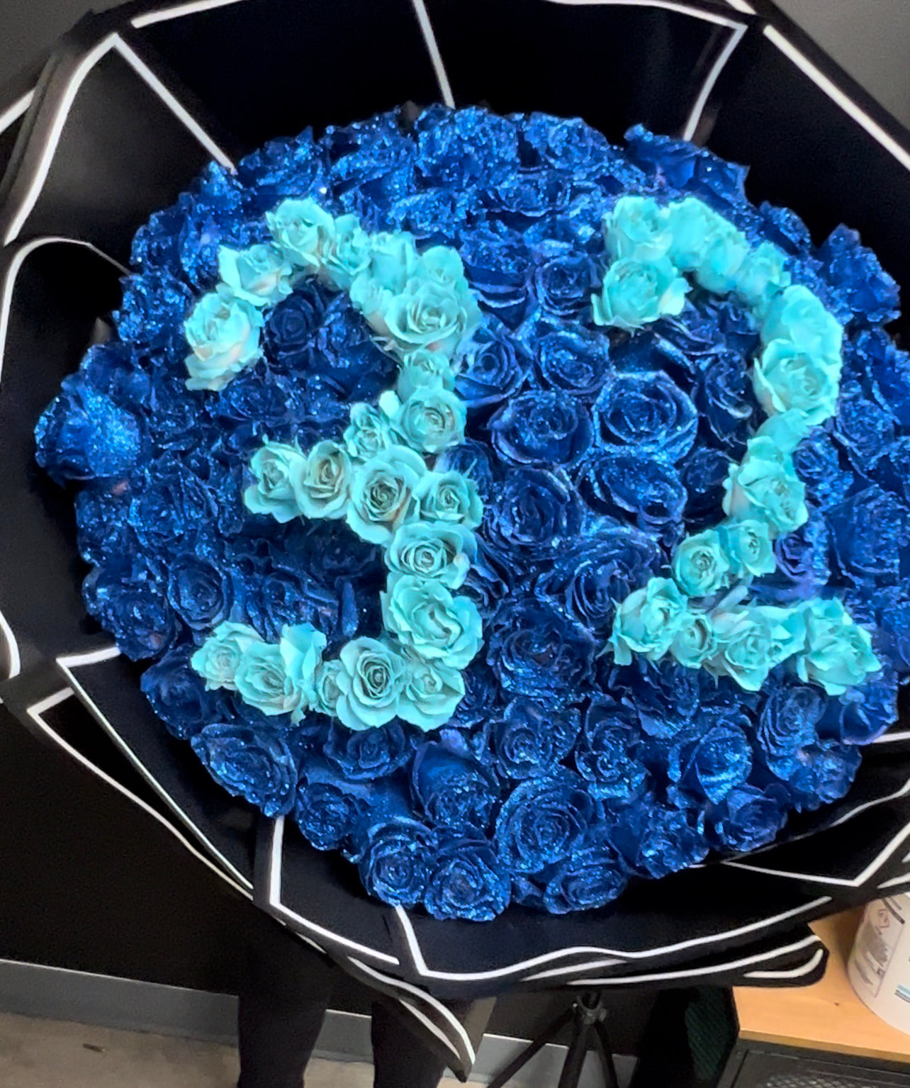 2 Digit Glitter Tinted Rose Bouquet