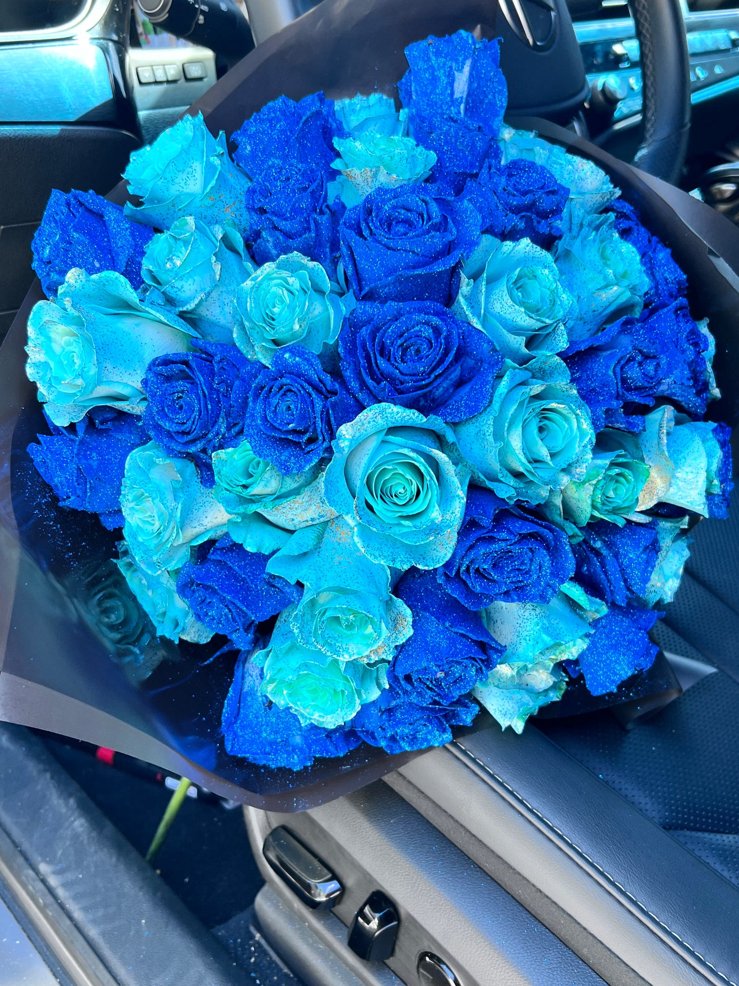 Discover our enchanting Light & Dark Blue Tinted Roses! With captivating hues of blue, these stunning blooms make a unique and memorable gift. Same-day delivery available!